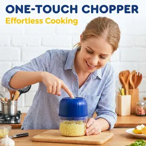 Electric garlic chopper, 2 sharp blades, portable vegetable chopper, garlic grinder/crusher, onion chopper, vegetable mixer, cordless food processor for ginger, chili peppers, fruits, meat, spices, beans, etc.