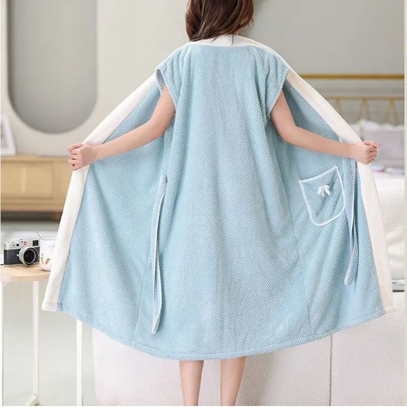 Soft Absorbent Bathrobe Wearable Bath Skirt for Women with Daisy Print Bath Towel for Home and Travel Charming Colors & Versatile Use Soft Absorbent Bathrobe Wearable Bath Skirt for Women with Daisy Print Bath Towel for Home and Travel Charming Colors & Versatile Use