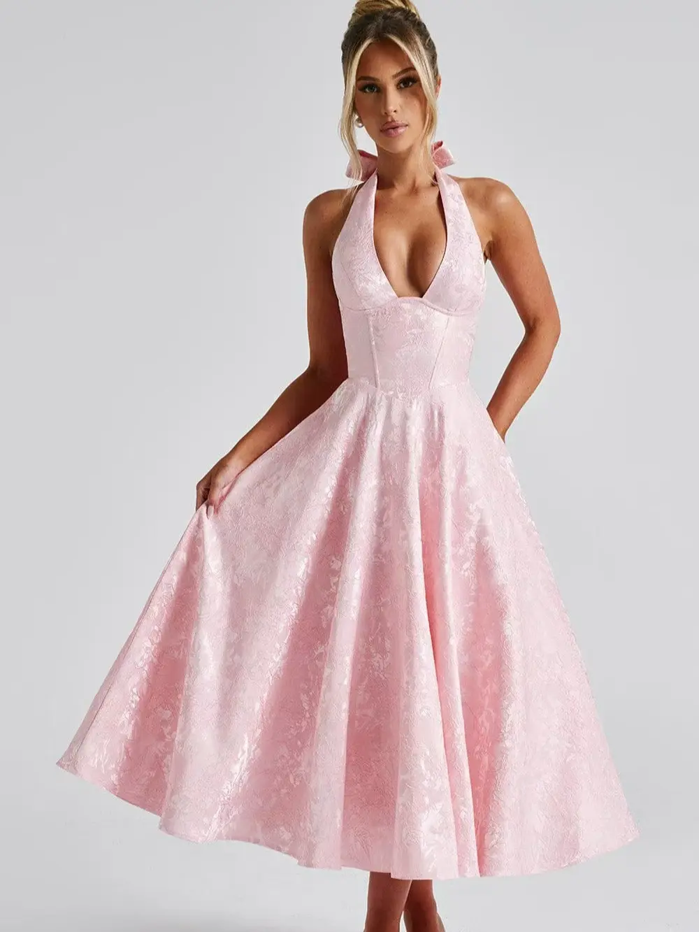 Women's Formal Elegant Blush Pink Polyester Halter V-Shaped Neck Mid-Length A-Line Dress, Flattering Cut, Machine Wash for Special Occasions, V-Shaped Neckline