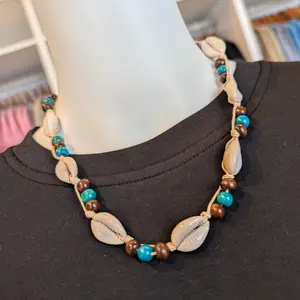 A0725001 Cowrie Shell Necklace