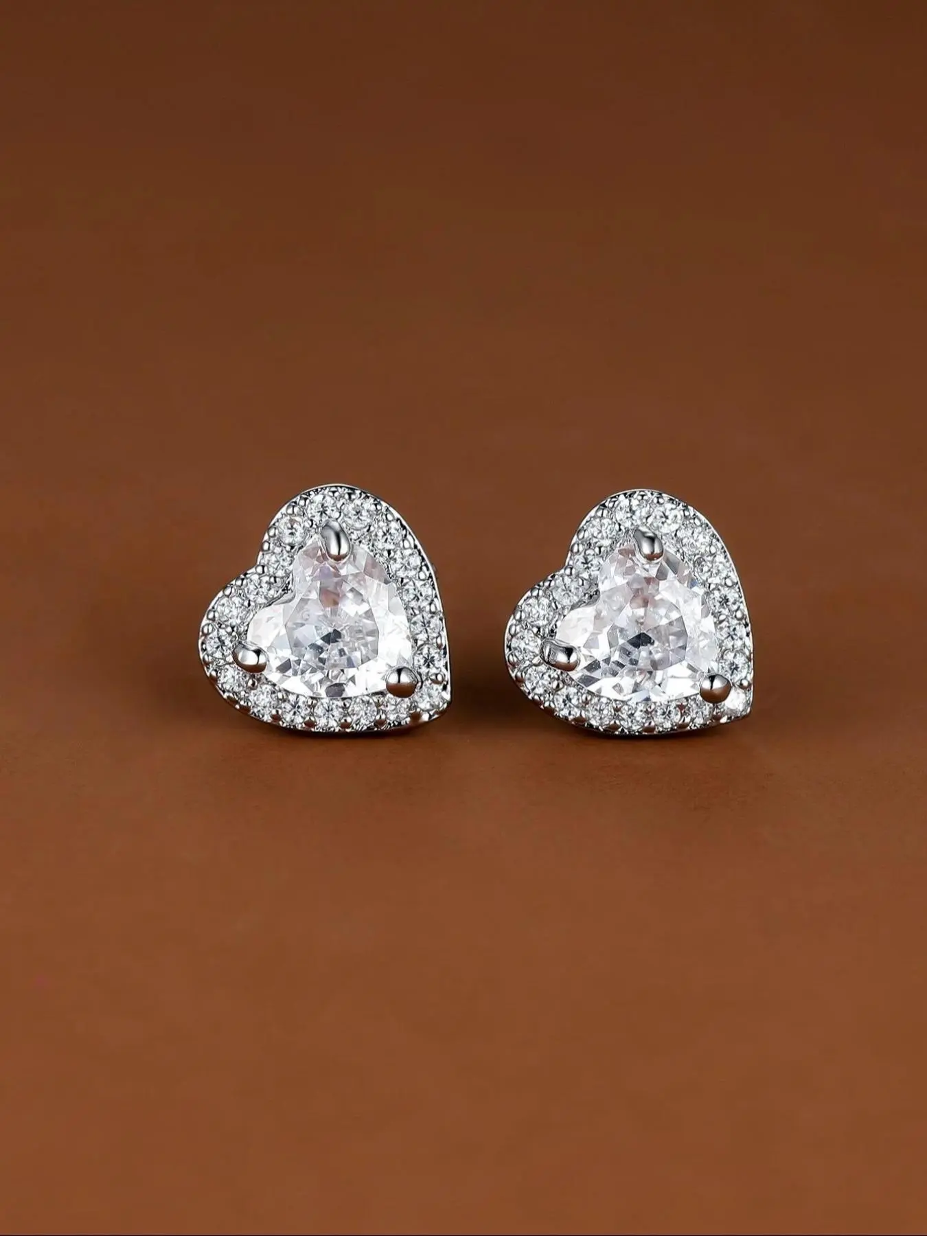 Women's Glittering Rhinestone Decor Stud Earrings, Trendy Fashionable Accessories, 1 Pair Trendy Sparkling Heart Shaped Halo Cubic Zirconia Stud Earrings for Women & Girls, Jewelry As Gift for Daily & Party Decor, Copper Zirconia