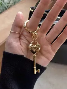 Gold Silver Love Lock Keychain - Cute Heart Pattern Pendant Engraved With "Love", Durable Zinc Alloy, Perfect For Bags And Accessories, Perfect For Couples, Bag Accessories | Fun Design | Durable Zinc Alloy, Keychain, Bag Pendant, Bag Keychain/Women, Gift