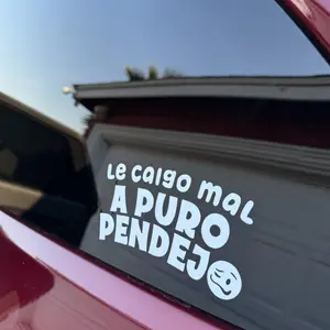 Le Caigo Mal A Puro Pendejo Vinyl Sticker