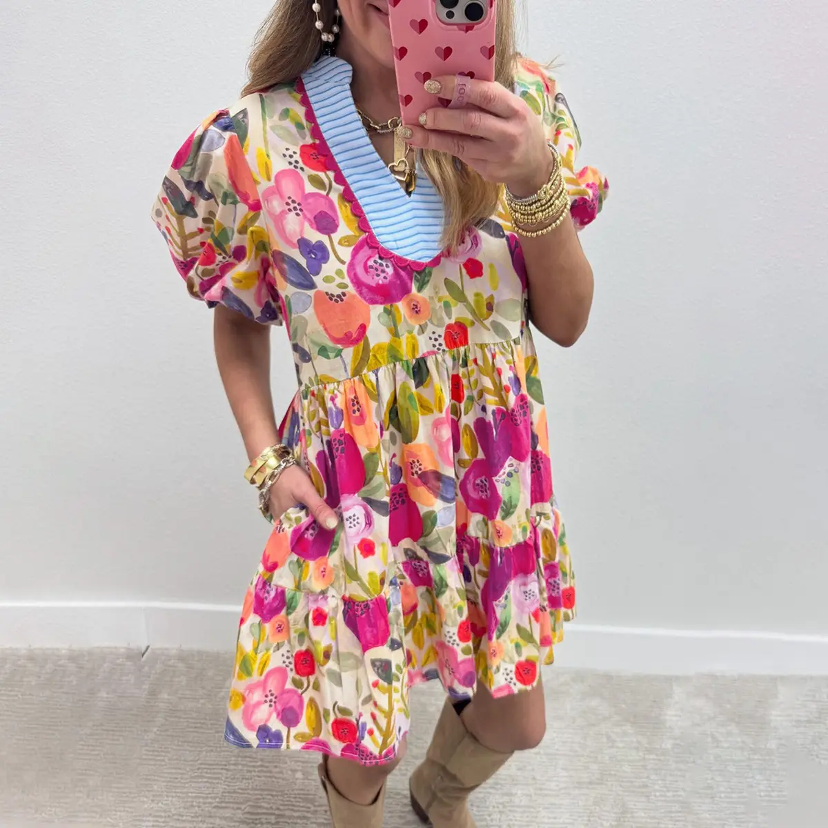 MULLVEIG Women's Bohemian Floral Pattern Short-Sleeve V-Neck Dress - Contrast Trim, Casual Fashion Dress, Summer Vacation Easter Party Style Print Womenswear, Comfortable, Boho Floral Look Feels Effortless, Going Out, Pull-On, Elegant