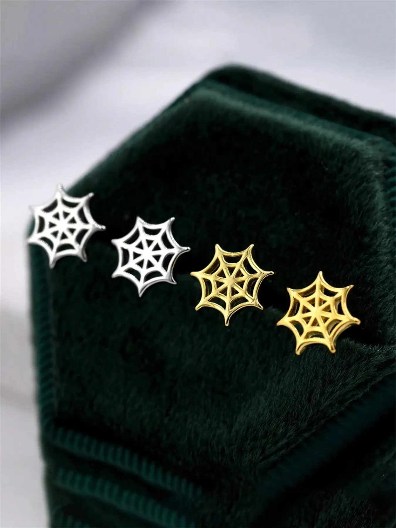 Fashion Spider Web Stud Earrings for Women, Halloween Jewelry Party Gift, Elegant Copper Chain Design, All Seasons Wear