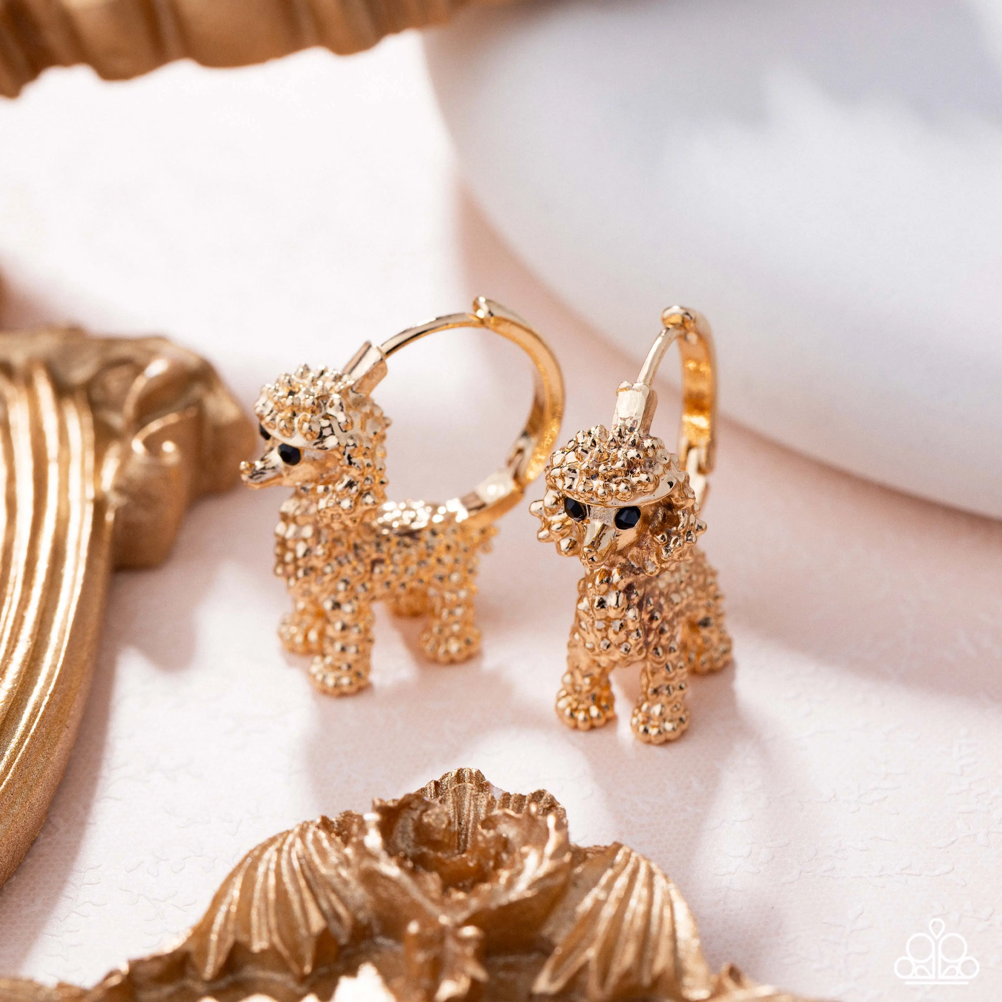 Hoop - Gold - Hinge closure earring