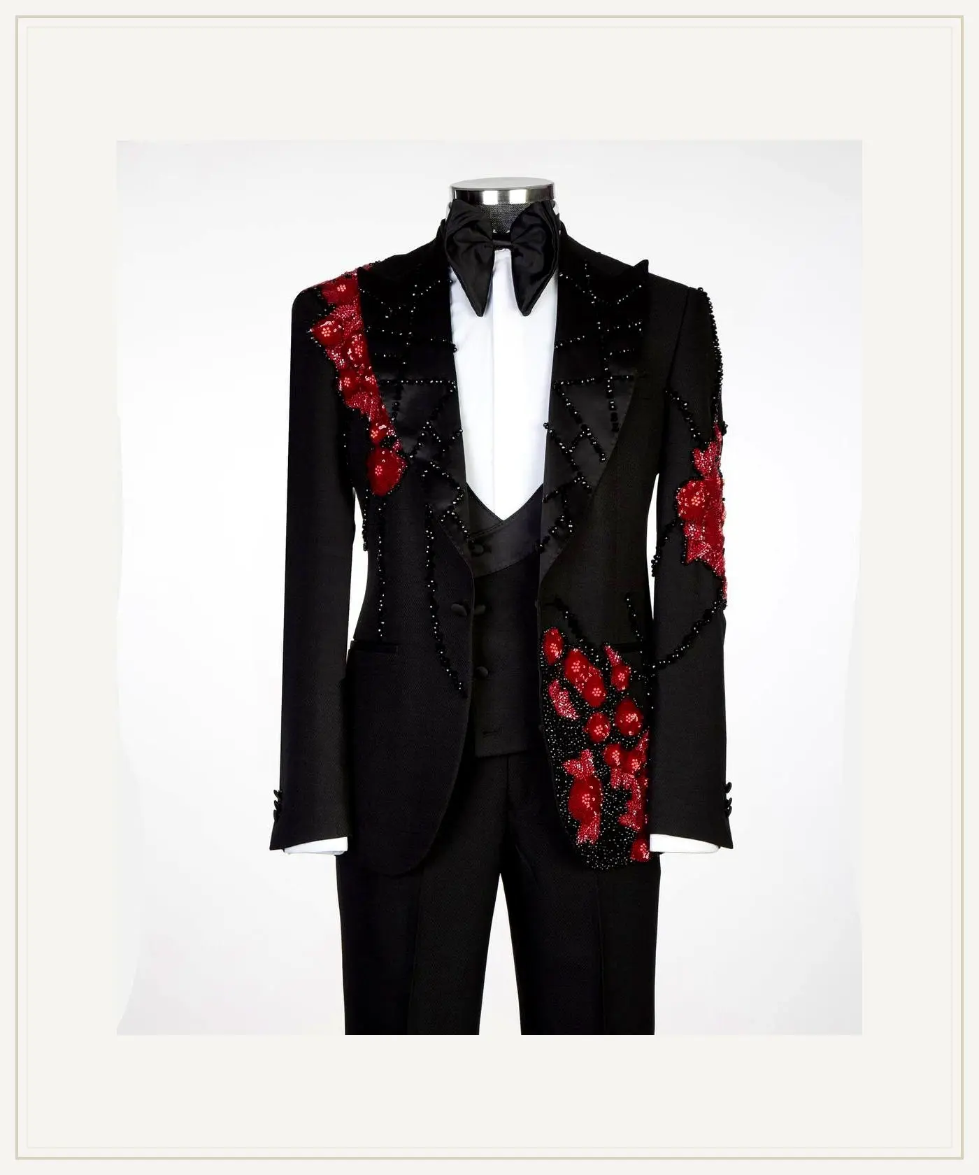 Men's Slim Fit Super 200S Wool Tuxedo with Crimson Embellished Lapel, 2-Piece Formal Evening Jacket and Trouser Menswear Set, Long Sleeve, Elegant, Suit, Peak Lapel, Suit Set, Super Wool, Photos, Slim Cut, 36 R, Fabric, 40 R