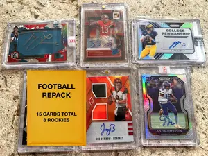 Football Repacks - 15 Cards - 8 Rookies