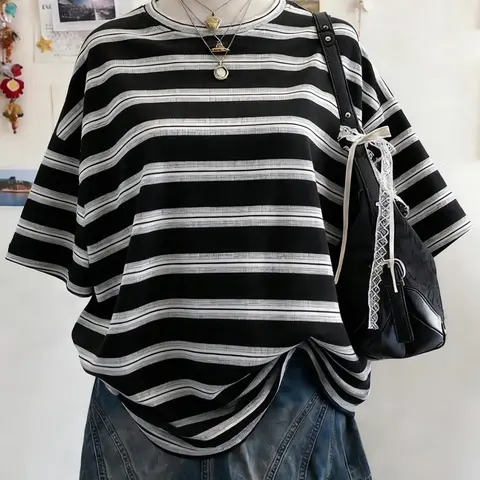 Women's Casual Short Sleeve T-Shirt with Striped Print Design, Perfect for Daily Outdoor Wear, Fitted Style, Spring & Fall Season, Everyday