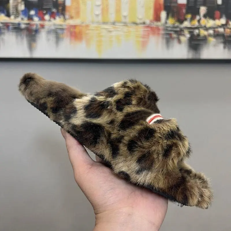 2026 Unisex Fur-Lined Flip Flops - All Genders Multi-Size Warm Comfortable Outdoor Wear Casual Slippers with Letter Design for Home Supplies Outdoor Sports