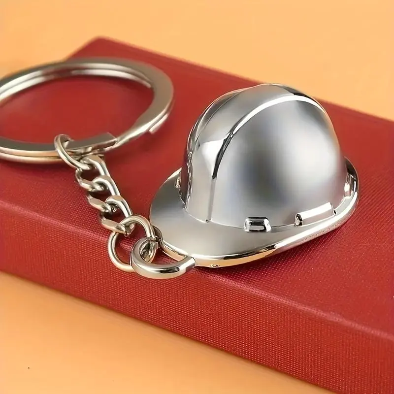 Mini Helmet Keychain, Simulation Design, Aesthetic Fashionable Zinc Alloy Keychain, Stylish Keychain, Perfect Small Gift & Bag & Key Accessories, Durable Material, Ideal for Daily Use