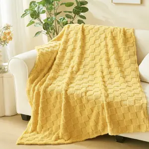 ROSEKIND Super Soft Throw Blanket 3D Checkered Design Lightweight Fuzzy Cozy Blankets for Sofa Chair Bed Ideal Gift for Lovers Women Men Friends Pets