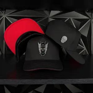 Skull plate SnapBack hat-black/red