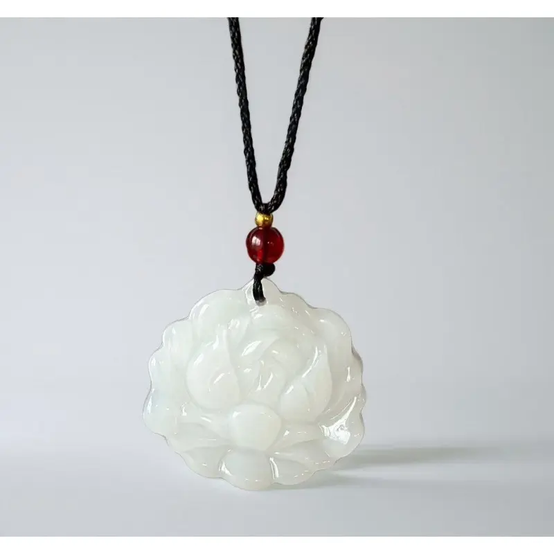 White / Green Jade Rose Pendant Jadeite Flower Necklace Charm Fashion Accessories Hand-Carved Man / Woman Luck Amulet Gifts