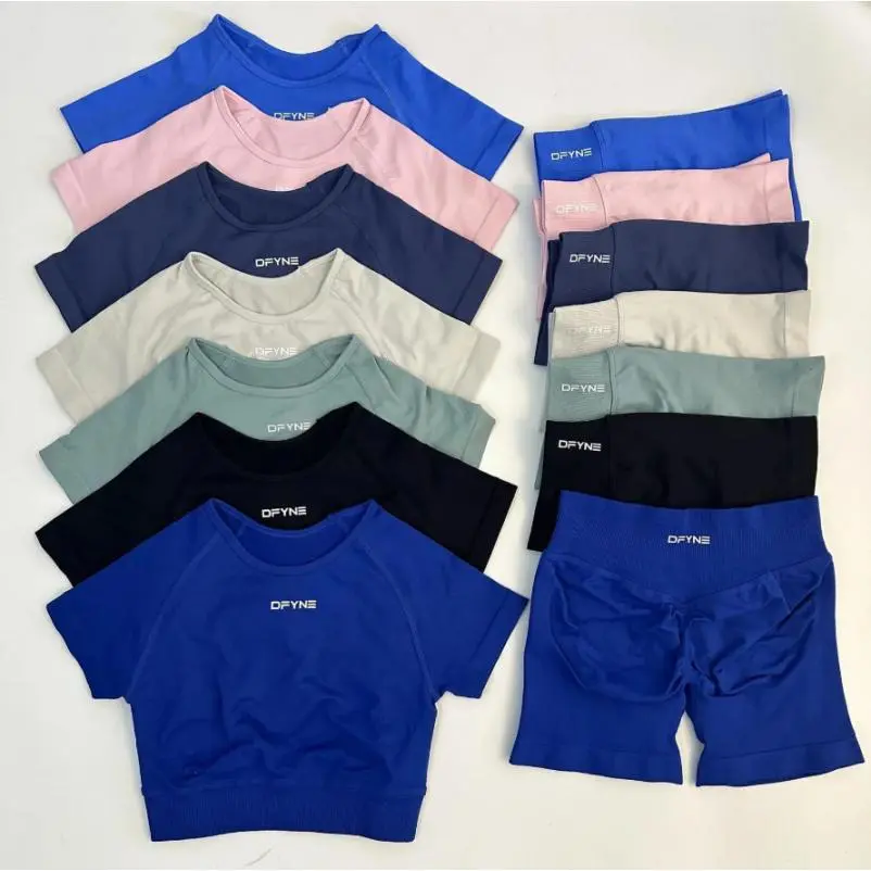 dFyNE Seamless Activewear Set – Yoga Short-Sleeve Top & Ruched Cuffed Shorts, Suitable for All Sports Scenarios, Designed Exclusively for Women & Comfortable for Sports