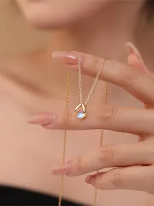 Women's S925 Silver Moonstone Charm Necklace, Fashion Jewelry for Women, Party & Casual Wear Accessory, Elegant Gift for Birthdays