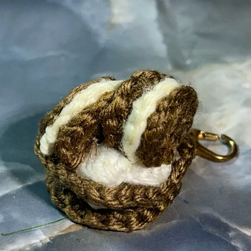 CROCHET FOOD CAKE KEYCHAIN / BAG CHARM