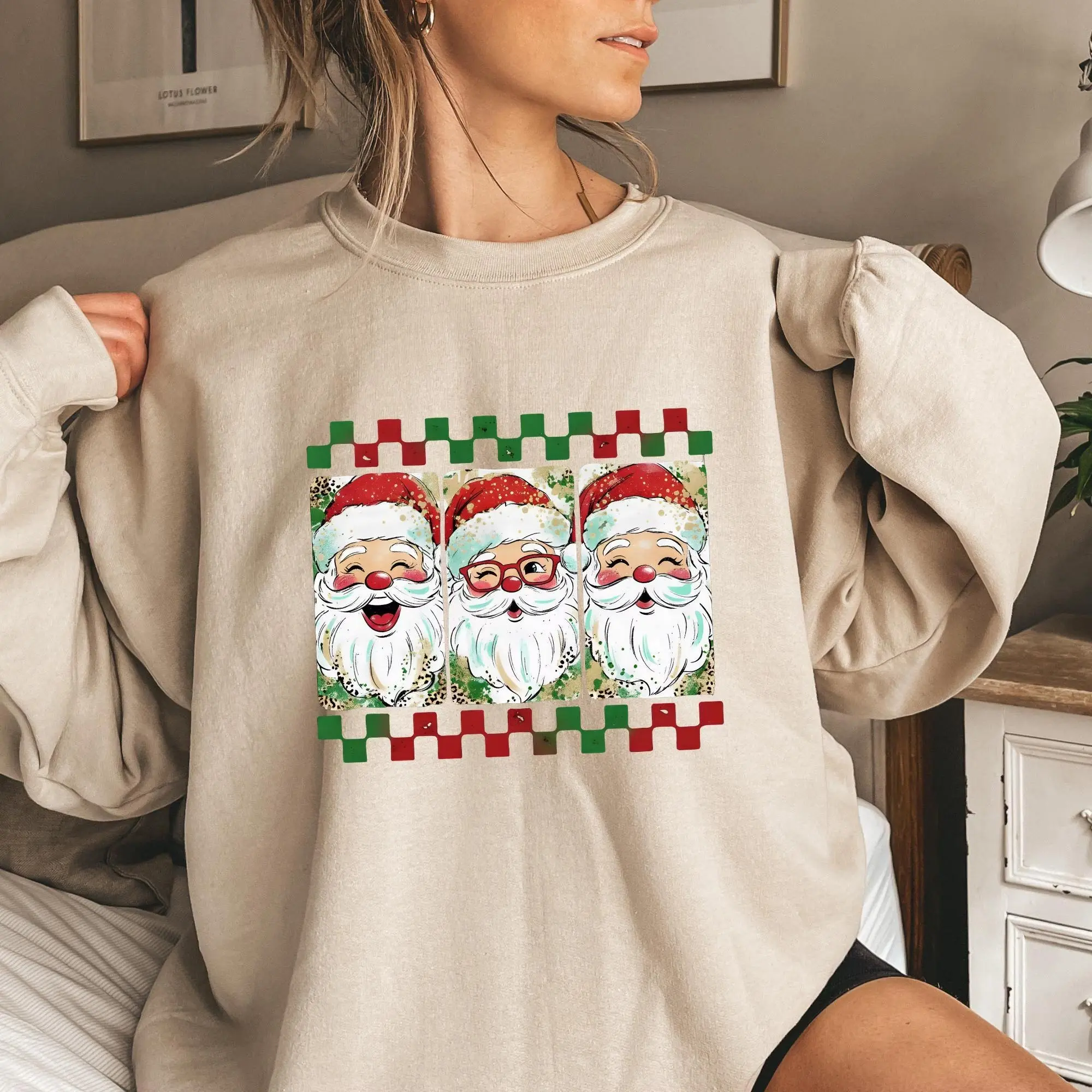 Preppy Brushstroke Christmas Santa Sweatshirt, Retro Pink Santa Crewneck, Vintage Holiday Graphic Sweater, Cozy Winter Xmas Apparel, Cute Santa Claus Gift for Women & Men, Festive Aesthetic Pullover, Trendy Christmas Season Outfit for Her