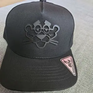 Gorra panthera, color obscuro visera roja por debajo ajustable mara kamel