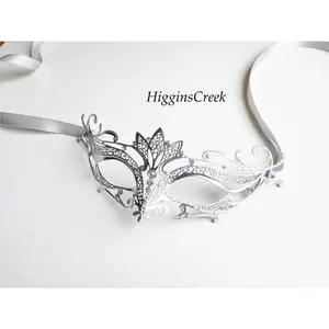 Elegant Rhinestone Mask - Silver
