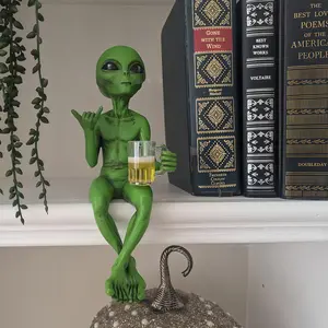 New Resin Figurine Display Piece, Humorous Alien Sculpture, Fun Outer Space Decor, Unique Home & Office Ornament