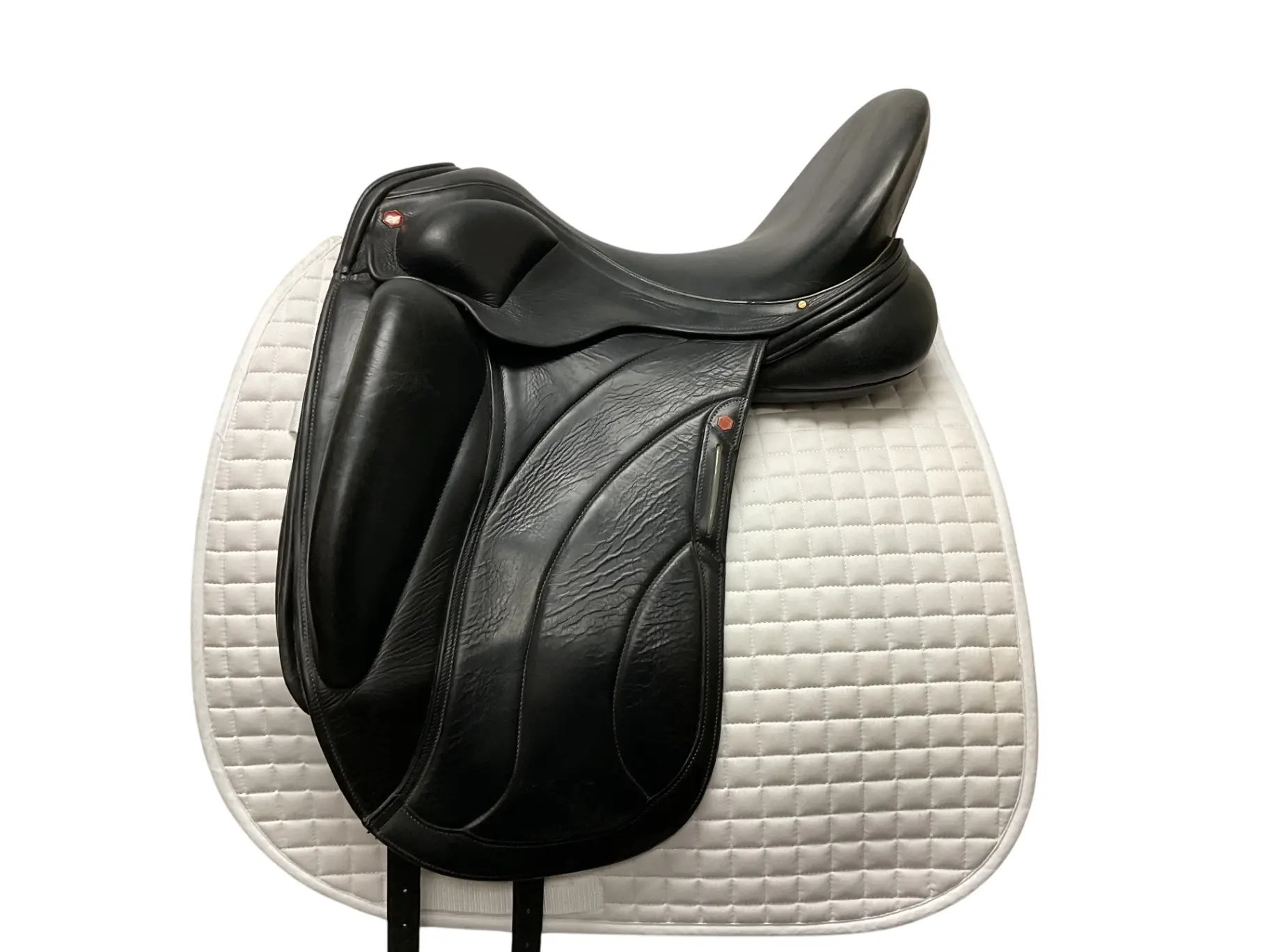 Albion Revelation Calf Leather Horse Riding Dressage Tack Saddle - 17.5 in, Broad Fit, 2 3/4” Standard Depth Rear Gussets, Extra Thigh Support, Full Front Shoulder Gussets, Point Billet, Middle Swing Billet, Point Billet And Middle Swing Billet