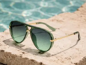 Unisex Aviator Sunglasses with Green Gradient Lenses – Lightweight Fashion Eyewear