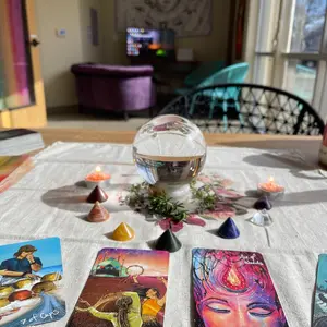 Light Seer Tarot Cards - 5 Cards In Depth Love Money & Finance - Spiritual Guidance for Love and Finance Insights - Perfect for Personal Challenges