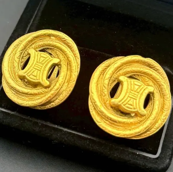 Pre-owned CELINE Vintage Aged Gold Multi layer Spiral Embossed Triomphe Round Clip on Earrings J8070243