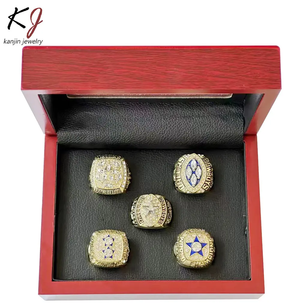5 gold rings with box