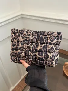 Fashion Leopard Pattern Clutch Wristlet, Casual Large Capacity Travel Storage Bag with Zipper, Portable Travel Storage Bag for Women & Girls