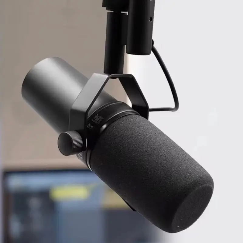 Shure SM7B Professional Dynamic Microphone