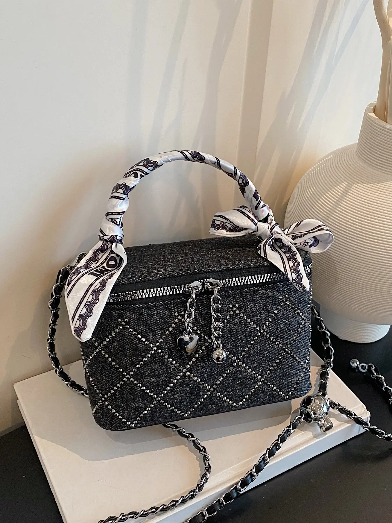Elegant Fashion Scarf-Decorated Small Square Bag, Versatile Crossbody & Shoulder Bag, Casual Crossbody, Perfect for Work and Daily Use, Fashionable Shoulder Bag, Stylish Crossbody, Fashionable Bags