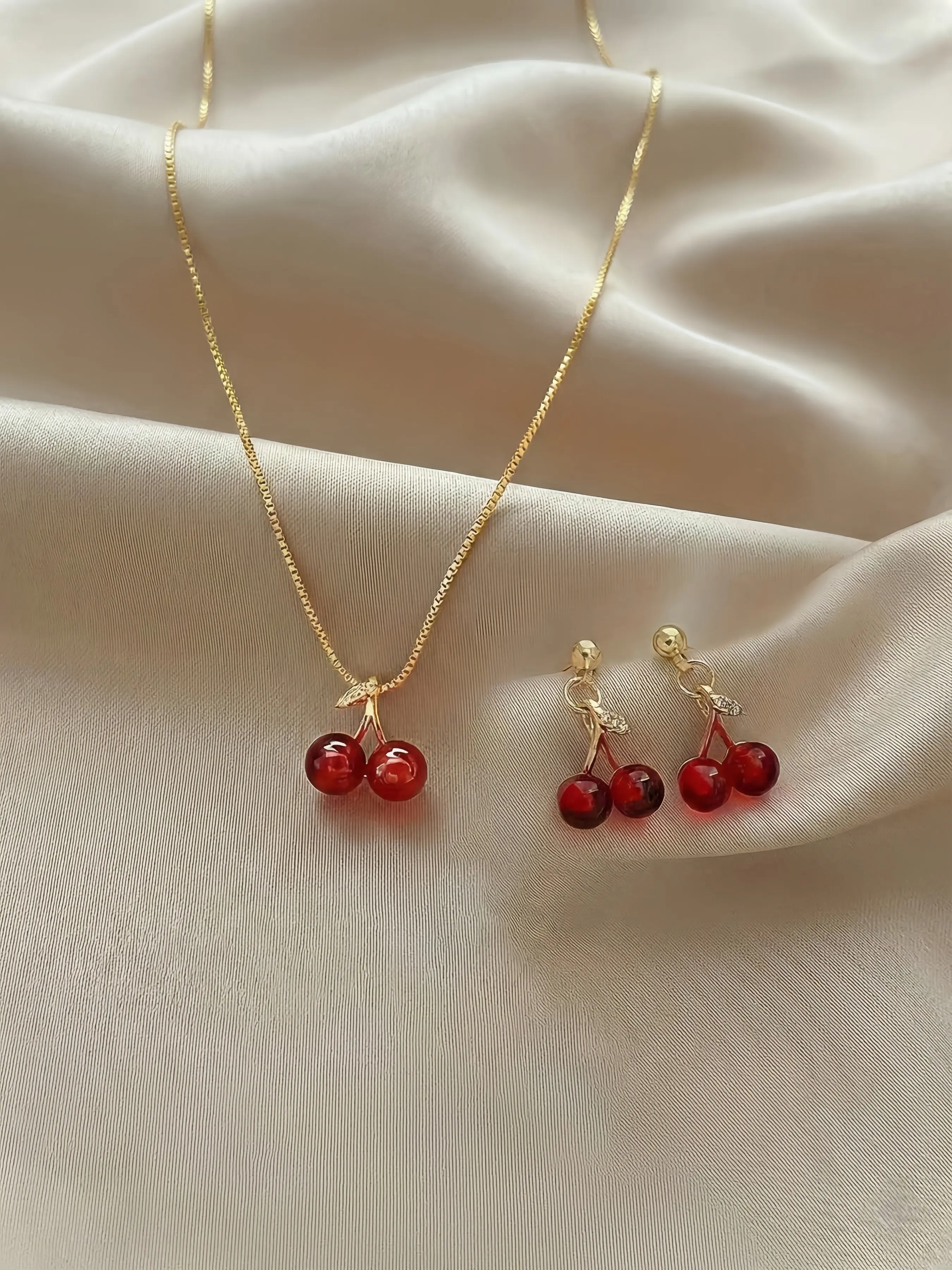 3pc Fashionable Cherry Pendant Necklace, Luxurious Design for Women & Girls, Perfect Gift for Special Occasions