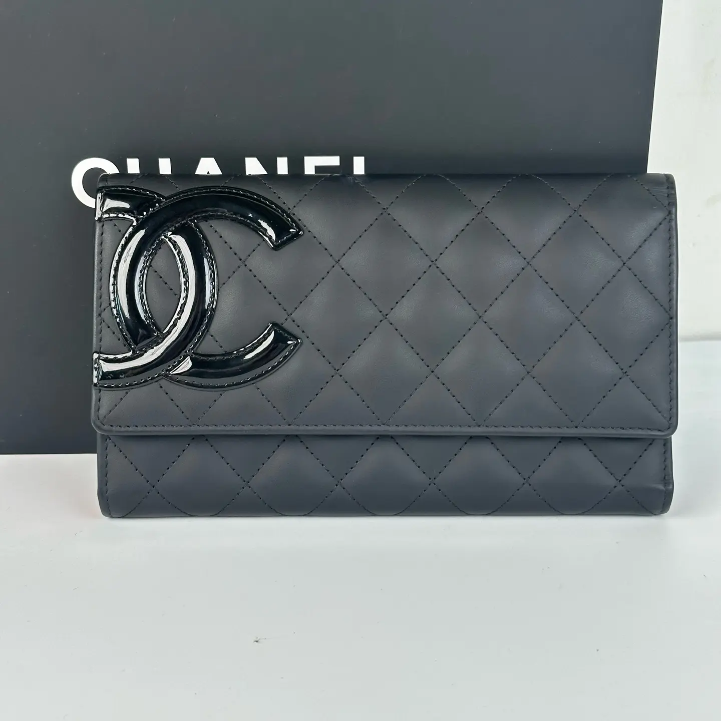 Pre-owned CHANEL Cambon Ligne Trifold Wallet CC0097