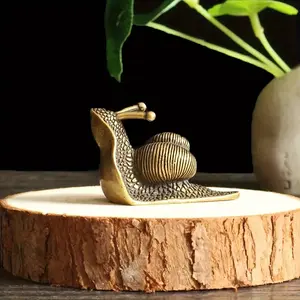 Charming Metal Snail Figurine, Multifunctional Decorative Desktop Decoration, Perfect for Home & Office Use, Indoor/Outdoor Decor, Garden Sculptures Statues, Sculpture Desk Decor