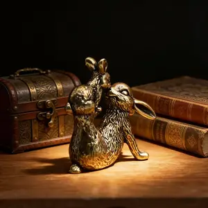 Vintage Brass Mother Rabbit Ornament, Cute Baby Rabbit Interacting, Fine Texture, Retro Style, Tea Table Decor, Home Office Desk Decoration, Figurine, Collectible Figurine, Figurines Decor