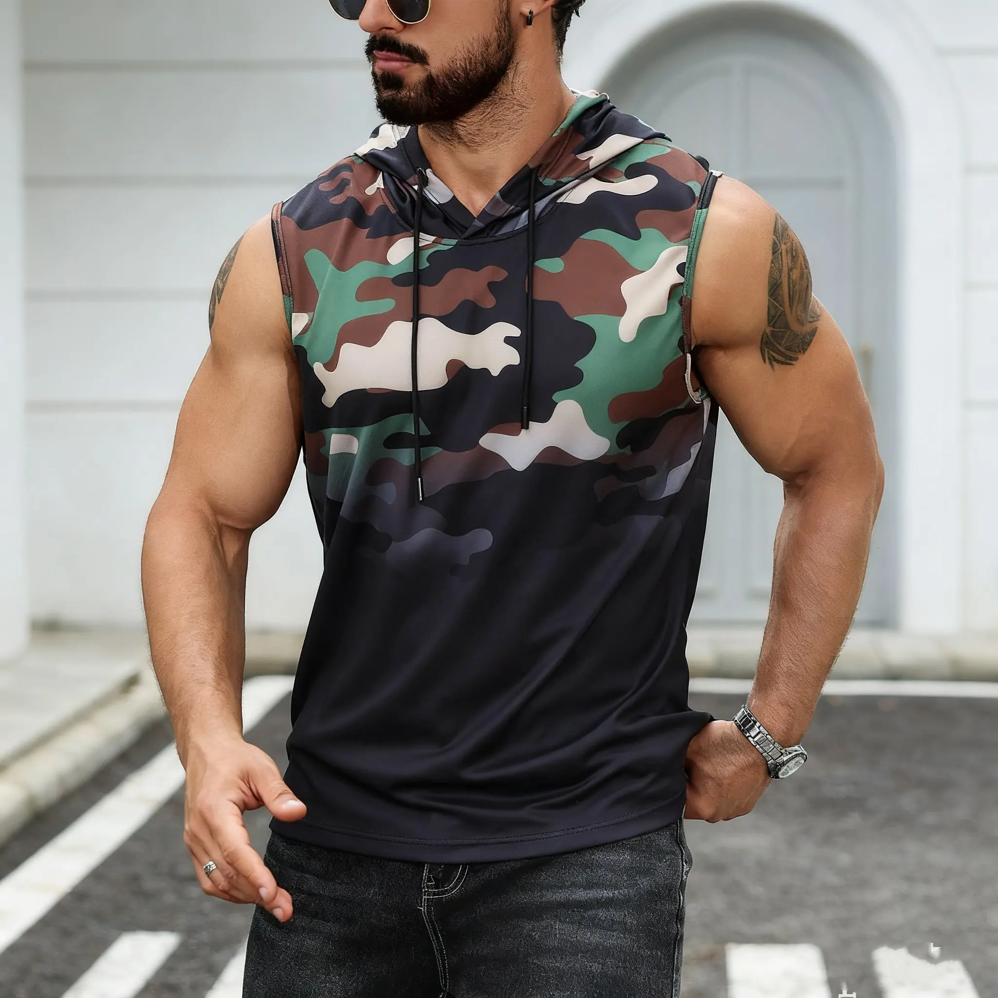 Men's Fitted Cut Sleeveless Vest, Streetwear Gradient Camo Hooded Polyester Top for Casual Street Style, M