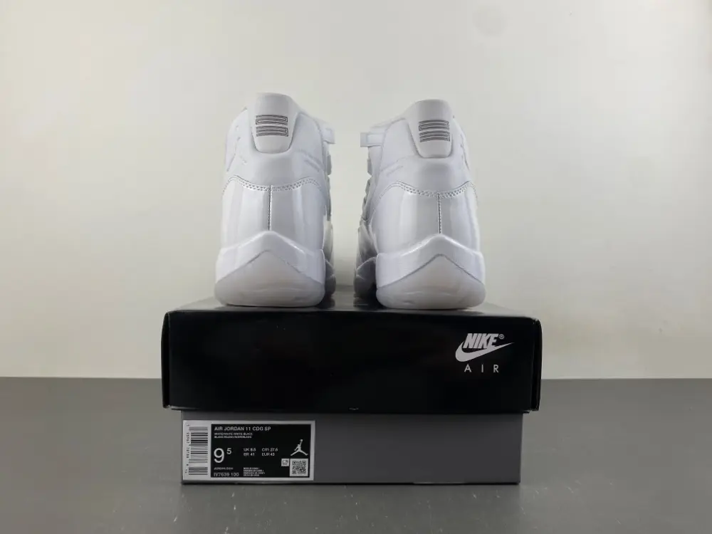 Pure White Shiny Patent Leather Unisex High Top Basketball Shoes, Brand New Sealed Packaged with Original Shoe Box, Shock Absorbing Sole Fashion Daily Wear Sneakers for Men Women