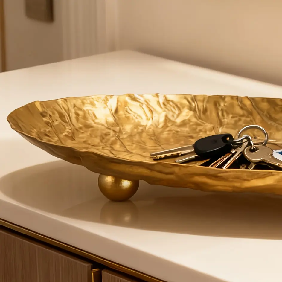 Gold hammered texture decorative storage tray, suitable for home use, featuring a light luxury style, multi-functional tabletop organizer for item storage, Decoration, Organization, Keys