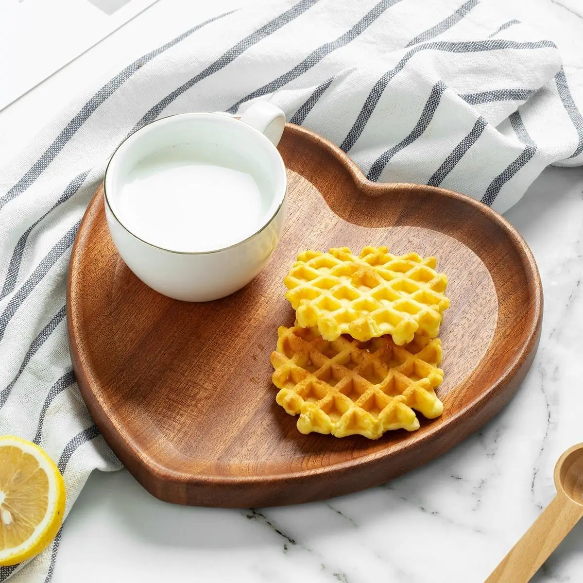 Heart Shaped Snack Tray (1 Piece), Wooden Heart Shaped Snack Tray, Dessert Wooden Plate, Wooden Serving Tray, Fruit Tea Snack Tray, Kitchen Accessorie