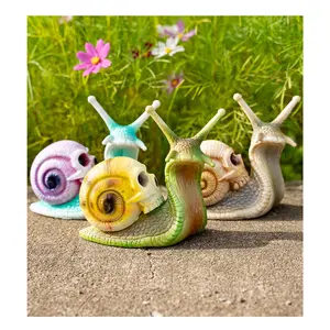 1Pcs Resin Snail Shape Ornament with Skull Motif - Smooth Finish, Easy-Clean Decorative Animal Craft for Mantle Shelf Display, Garden Decor