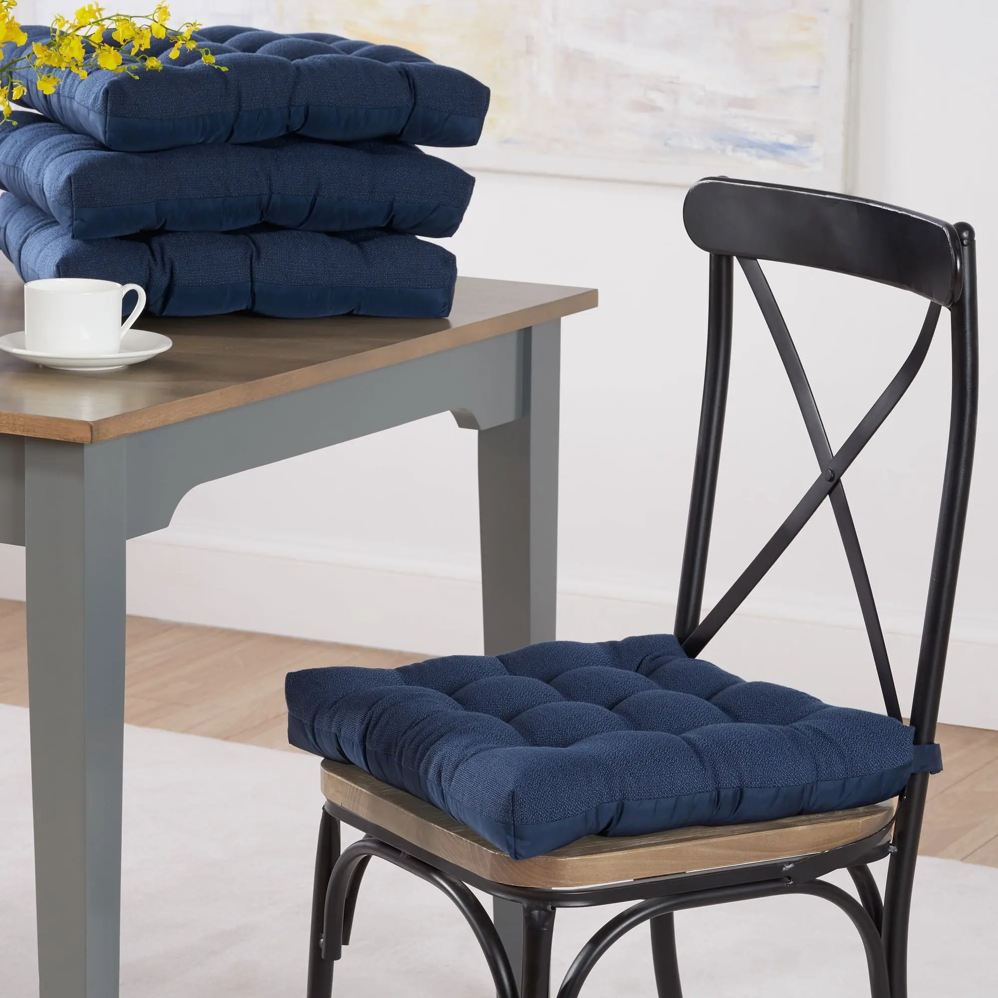 Textured Dining Chair Seat Cushions, 4-Pack, 15.5 x 16 Inch Tufted Chair Pads with Secure Straps for Kitchen and Dining Chairs