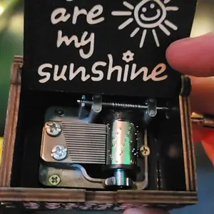 'You Are My Sunshine' Letter Pattern Music Box - Hand Crank Wooden Laser-Engraved Unique Vintage Decorative Music Box - Ideal Gift for Birthdays, Anniversaries & Weddings