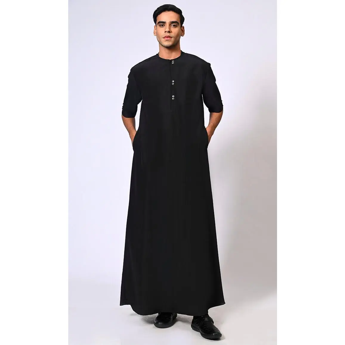 Zip-Up Men's Black Thobe with Show Buttons and Stitch Detail