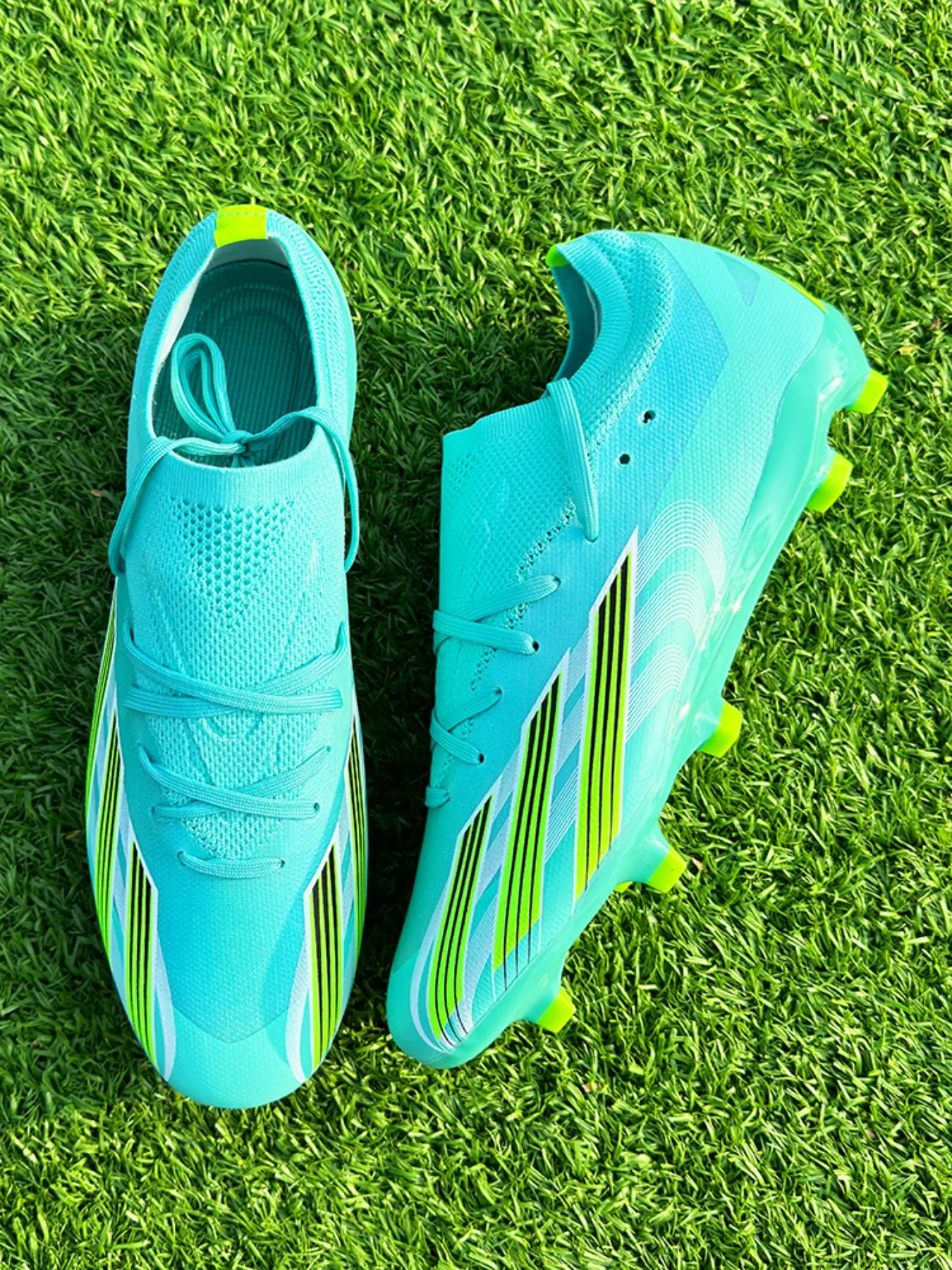 Men's Premium Seamless Soccer Cleats - Non-Slip, Durable Outdoor Lawn Football Boots with Super Grip & Ankle Support, High-end, Fashion, Soccer Shoes, Sports Shoes