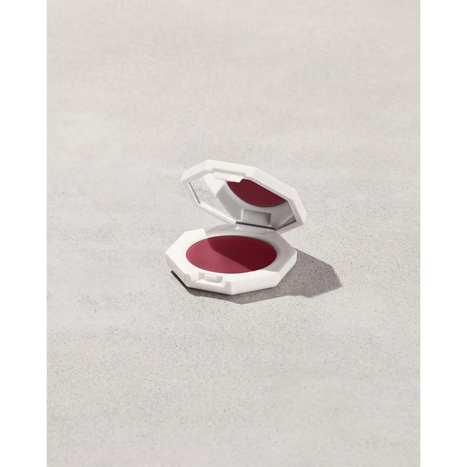 Cheeks Out Freestyle Cream Blush — Riri