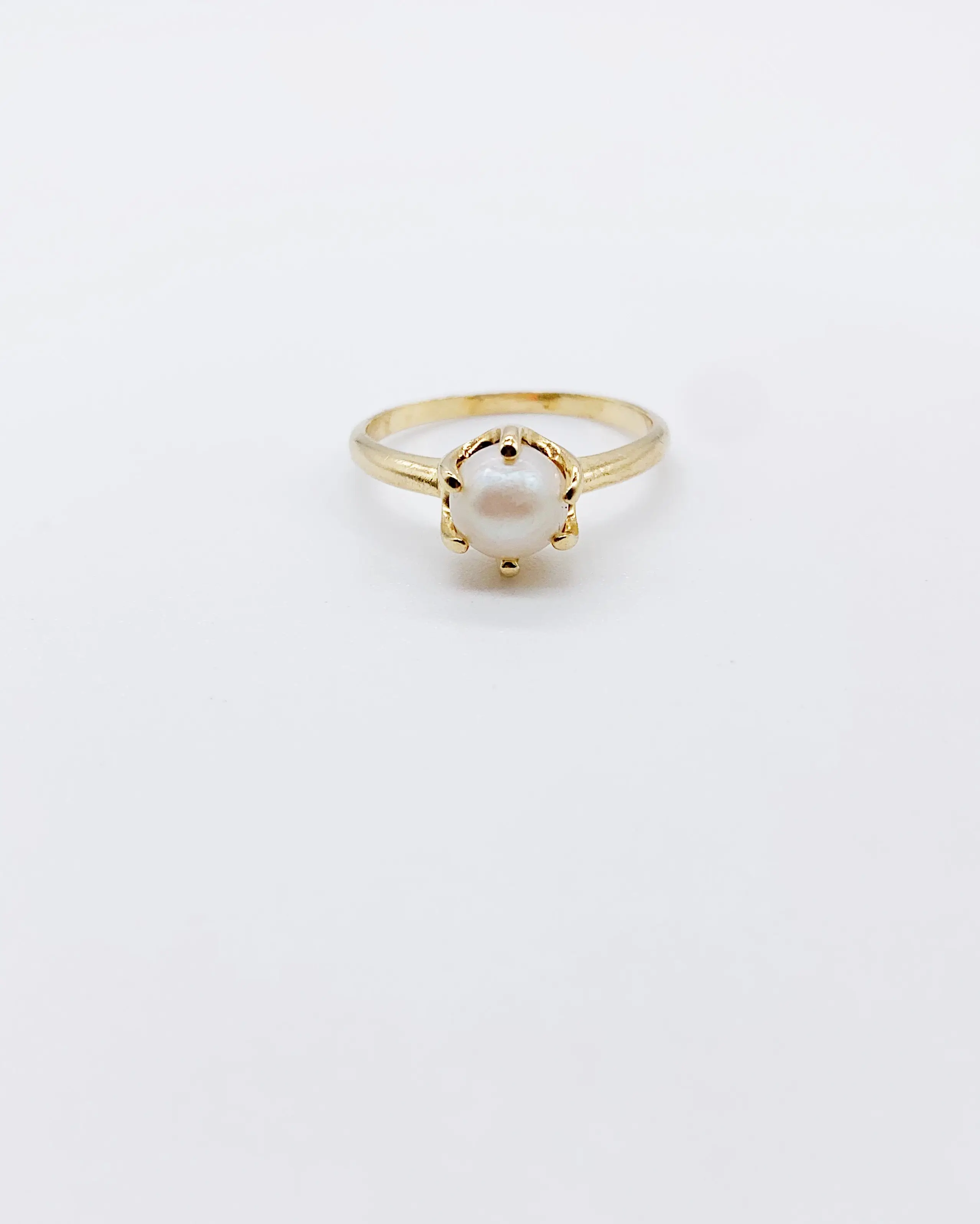 14K GOLD PEARL RING · Size 7.75