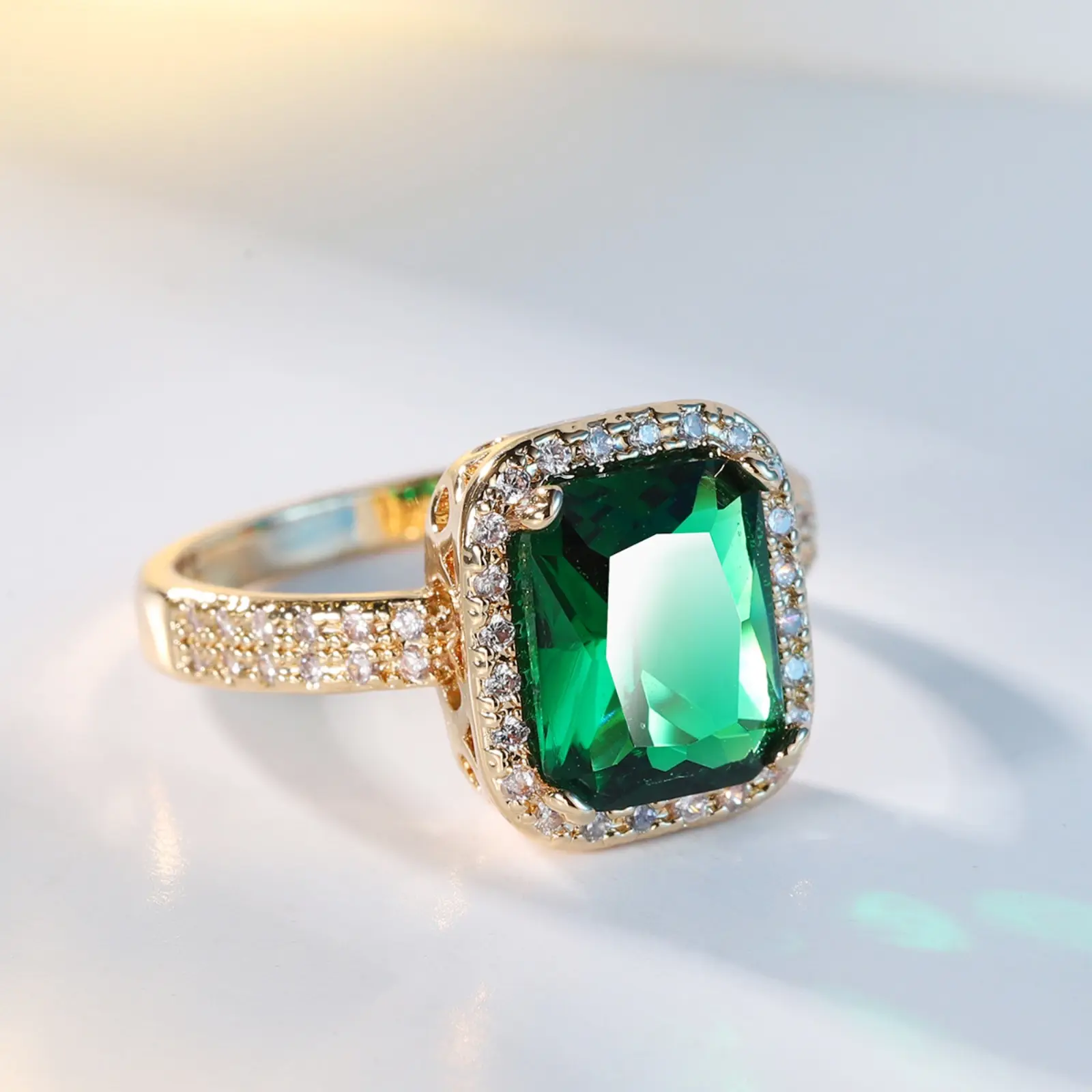 Unique Statement Ring for Women, Luxury Green Cubic Zirconia Jewelry with Crystal Accents for Wedding or Anniversary Gift, Artificial Gemstone Ring, Fashion Engagement Ring