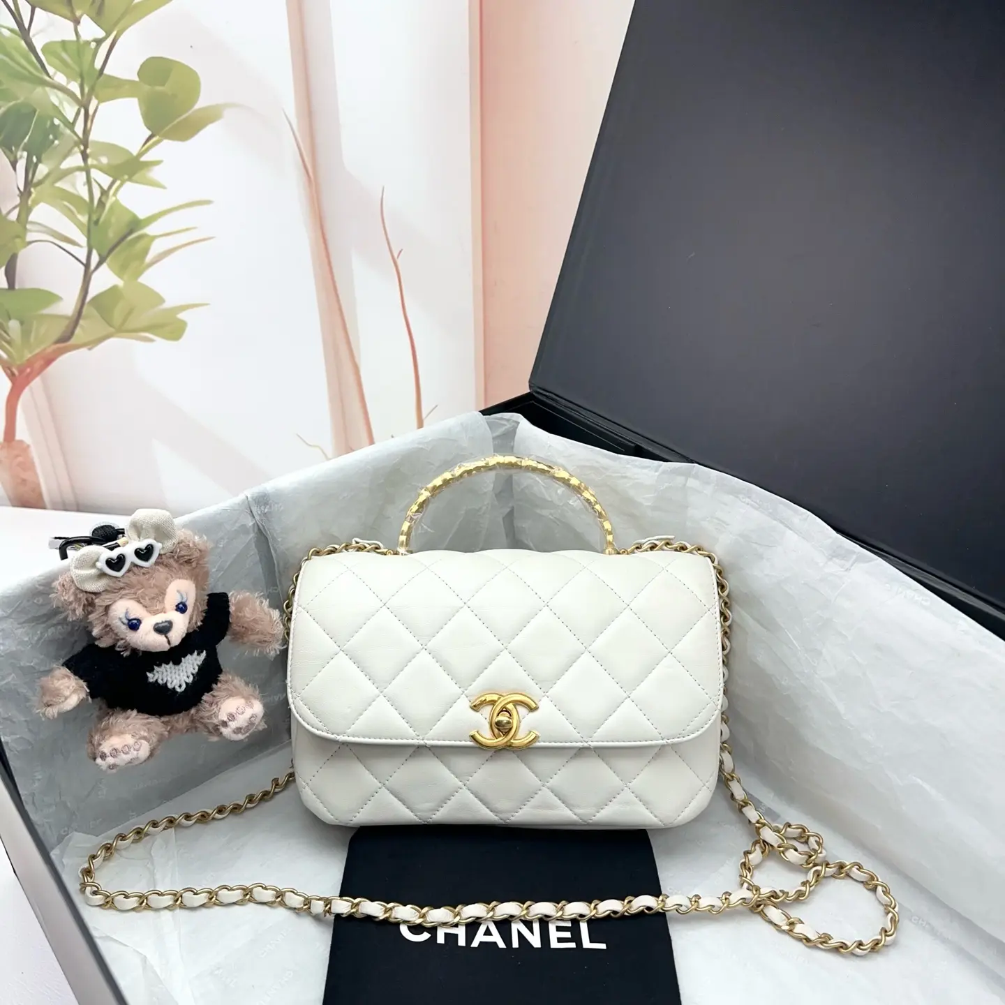 Pre-owned CHANEL White Quilted Top Handle Crossbody Shoulder Bag 13545687, Chain Shoulder Purses, Fashion Crossbody Handbag, Crossbody Purse